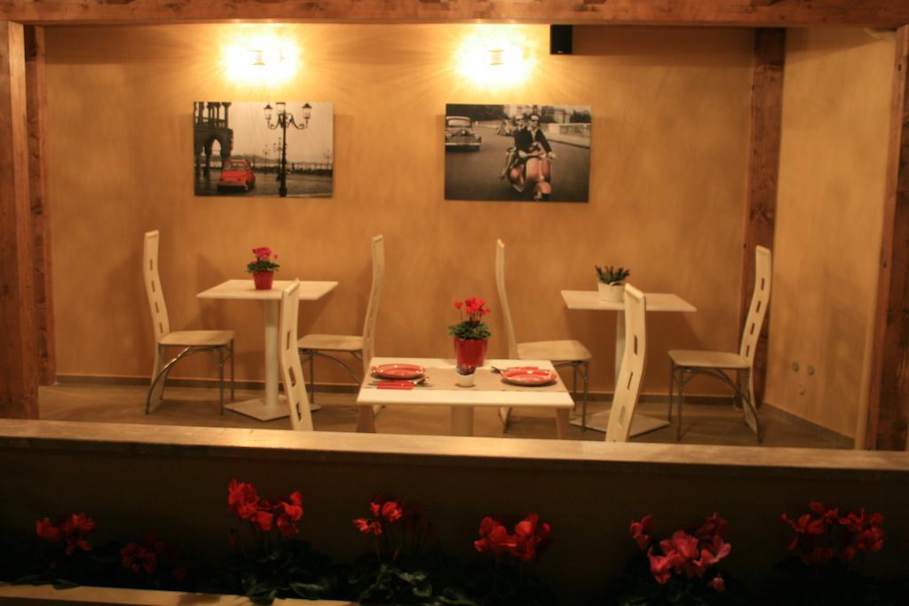 Tango Hotel Rom Exteriör bild