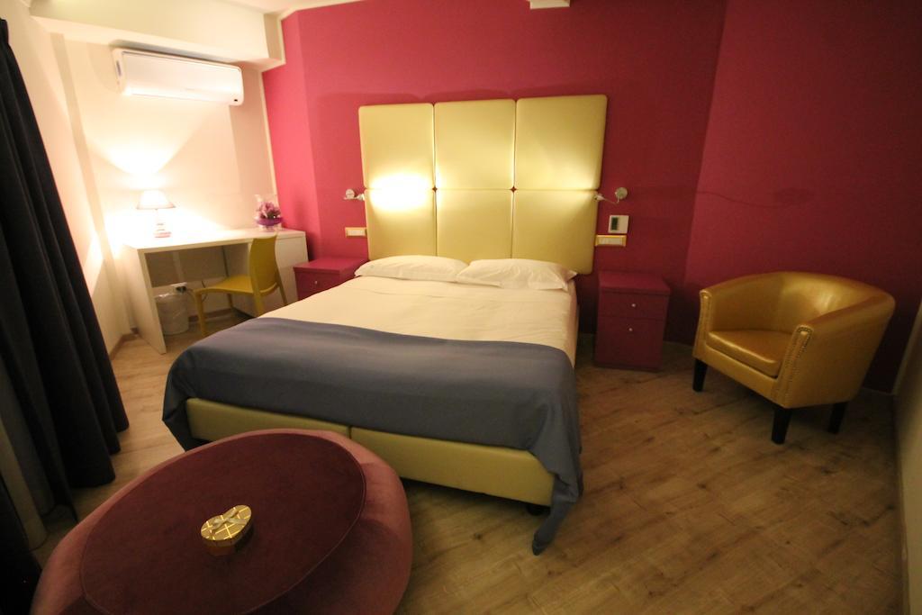 Tango Hotel Rom Rum bild