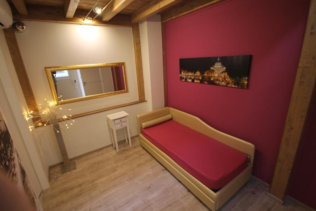 Tango Hotel Rom Rum bild